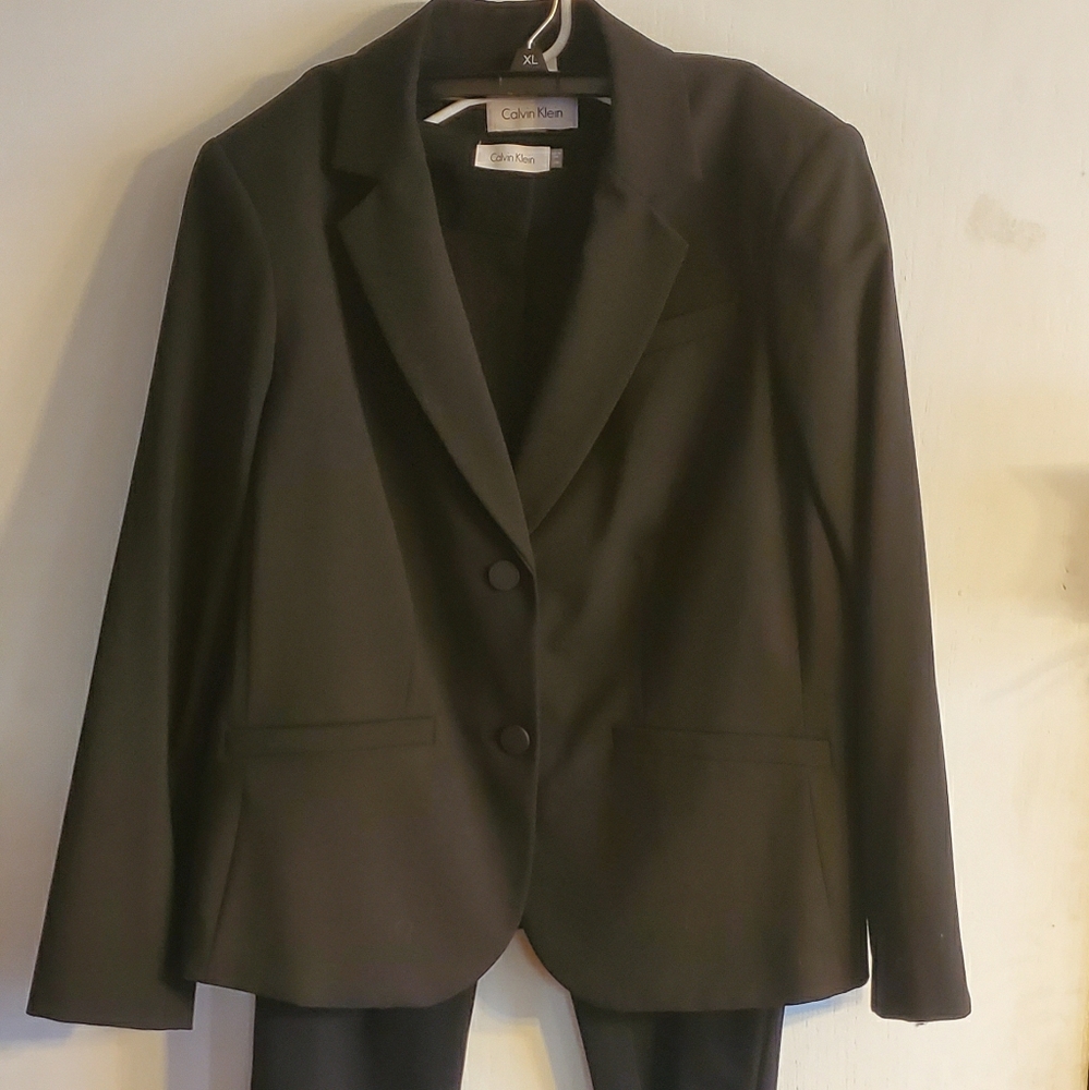 Calvin Klein Blazer/pant suit BRAND NEW